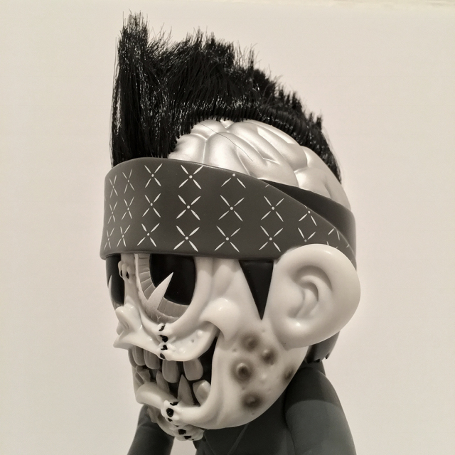 Suicidal Tendencies x BlackBook Toy（スイサイダル・テンデンシーズ）　SKUM-kun 10インチフィギュア Mono edition