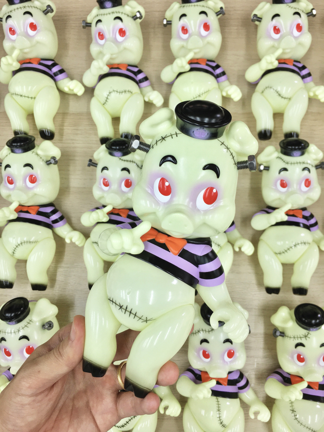 Frank Kozik x BlackBook Toy:Franken Piggums(GID)